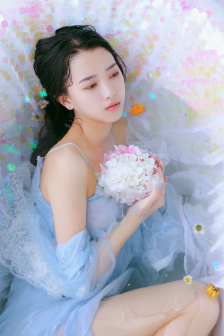 解剖年轻女尸图片